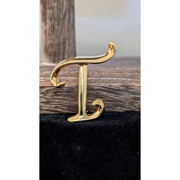 Vintage Signed Anne Klein Monogram Initial 'T' Gold Tone Brooch - Picture 6 of 6